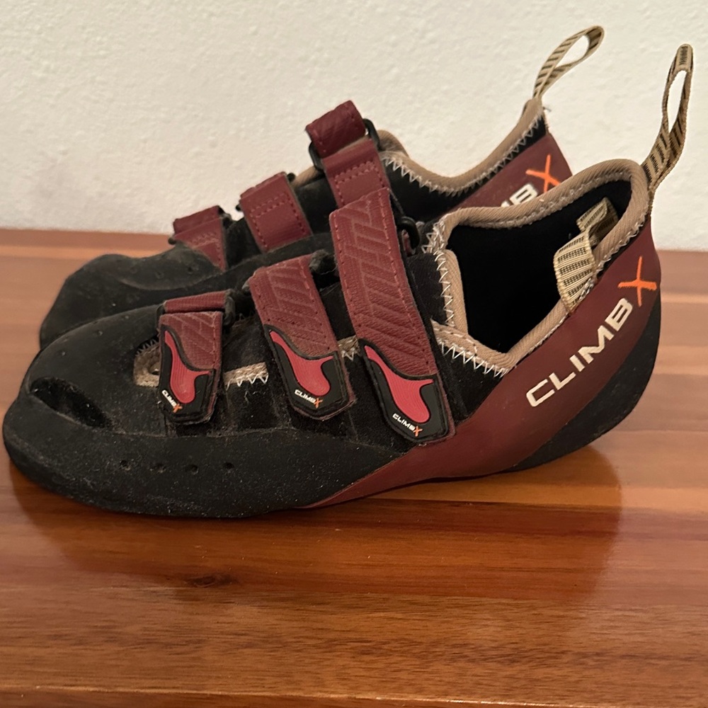 ClimbX Climbing Shoes - Black and Red